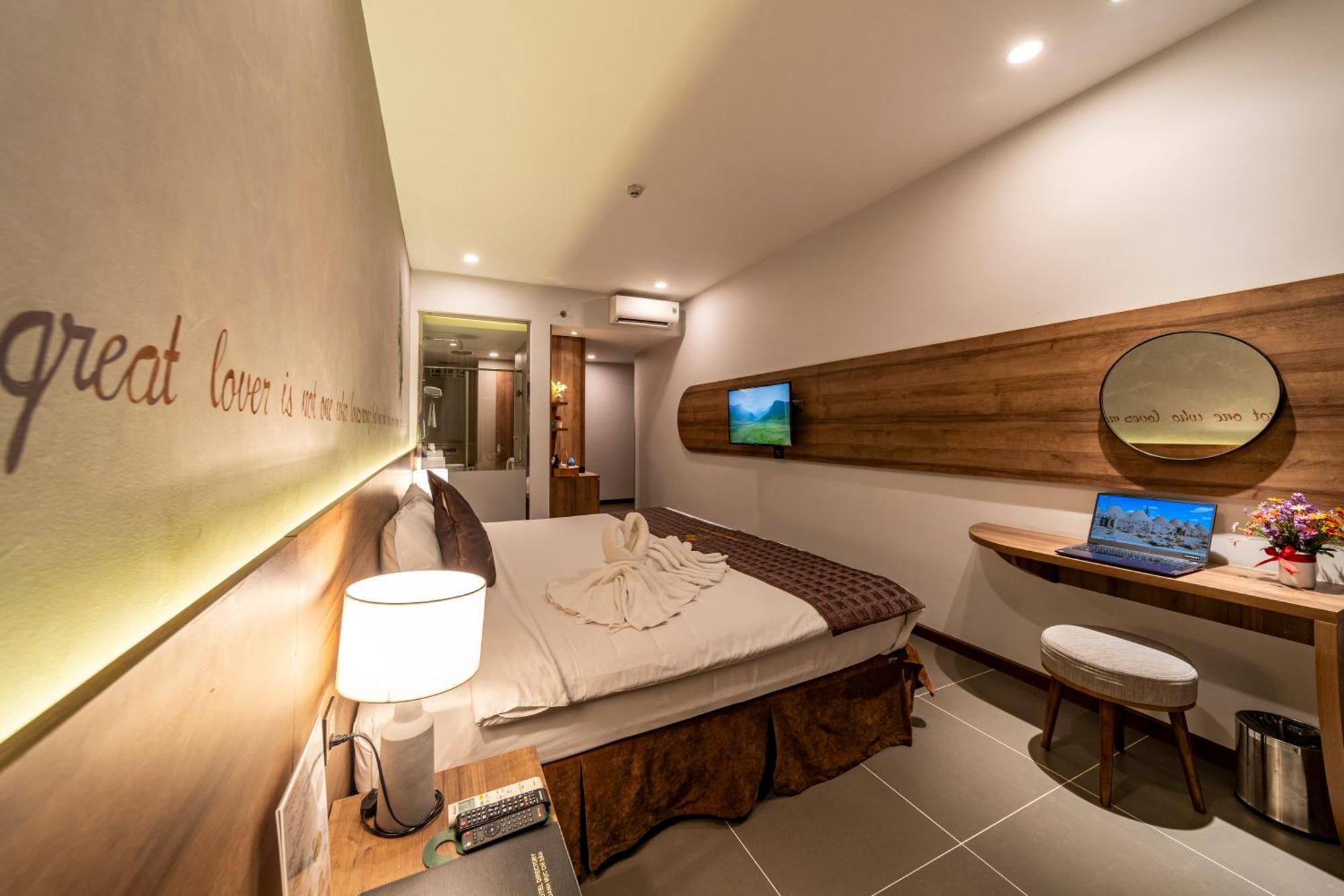 Thanh Long Hotel - Bach Dang Ho Chi Minh City Exterior photo