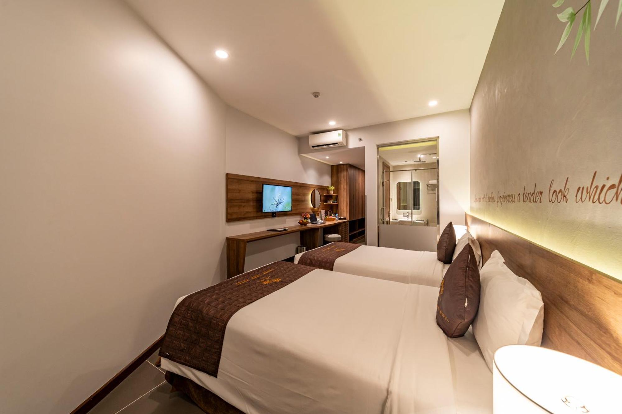 Thanh Long Hotel - Bach Dang Ho Chi Minh City Exterior photo
